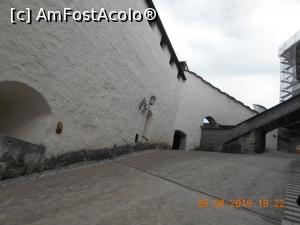 [P28] curtea interioară - castelul Hohensalzburg » foto by zlatna
 - 
<span class="allrVoted glyphicon glyphicon-heart hidden" id="av1166192"></span>
<a class="m-l-10 hidden" id="sv1166192" onclick="voting_Foto_DelVot(,1166192,464)" role="button">șterge vot <span class="glyphicon glyphicon-remove"></span></a>
<a id="v91166192" class=" c-red"  onclick="voting_Foto_SetVot(1166192)" role="button"><span class="glyphicon glyphicon-heart-empty"></span> <b>LIKE</b> = Votează poza</a> <img class="hidden"  id="f1166192W9" src="/imagini/loader.gif" border="0" /><span class="AjErrMes hidden" id="e1166192ErM"></span>