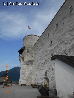 [P36] curtea interioară - castelul Hohensalzburg » foto by zlatna
 - 
<span class="allrVoted glyphicon glyphicon-heart hidden" id="av1166200"></span>
<a class="m-l-10 hidden" id="sv1166200" onclick="voting_Foto_DelVot(,1166200,464)" role="button">șterge vot <span class="glyphicon glyphicon-remove"></span></a>
<a id="v91166200" class=" c-red"  onclick="voting_Foto_SetVot(1166200)" role="button"><span class="glyphicon glyphicon-heart-empty"></span> <b>LIKE</b> = Votează poza</a> <img class="hidden"  id="f1166200W9" src="/imagini/loader.gif" border="0" /><span class="AjErrMes hidden" id="e1166200ErM"></span>
