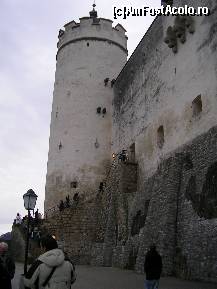 [P13] Salzburg - la intrarea in castel » foto by presario
 - 
<span class="allrVoted glyphicon glyphicon-heart hidden" id="av43935"></span>
<a class="m-l-10 hidden" id="sv43935" onclick="voting_Foto_DelVot(,43935,464)" role="button">șterge vot <span class="glyphicon glyphicon-remove"></span></a>
<a id="v943935" class=" c-red"  onclick="voting_Foto_SetVot(43935)" role="button"><span class="glyphicon glyphicon-heart-empty"></span> <b>LIKE</b> = Votează poza</a> <img class="hidden"  id="f43935W9" src="/imagini/loader.gif" border="0" /><span class="AjErrMes hidden" id="e43935ErM"></span>