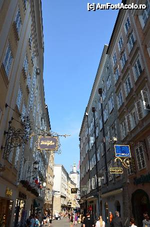 [P18] Salzburg, Aleea Getreidegasse » foto by unq
 - 
<span class="allrVoted glyphicon glyphicon-heart hidden" id="av481391"></span>
<a class="m-l-10 hidden" id="sv481391" onclick="voting_Foto_DelVot(,481391,464)" role="button">șterge vot <span class="glyphicon glyphicon-remove"></span></a>
<a id="v9481391" class=" c-red"  onclick="voting_Foto_SetVot(481391)" role="button"><span class="glyphicon glyphicon-heart-empty"></span> <b>LIKE</b> = Votează poza</a> <img class="hidden"  id="f481391W9" src="/imagini/loader.gif" border="0" /><span class="AjErrMes hidden" id="e481391ErM"></span>