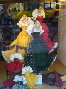 [P10] Vitrina a unui magazin din Salzburg » foto by Traveller
 - 
<span class="allrVoted glyphicon glyphicon-heart hidden" id="av60297"></span>
<a class="m-l-10 hidden" id="sv60297" onclick="voting_Foto_DelVot(,60297,464)" role="button">șterge vot <span class="glyphicon glyphicon-remove"></span></a>
<a id="v960297" class=" c-red"  onclick="voting_Foto_SetVot(60297)" role="button"><span class="glyphicon glyphicon-heart-empty"></span> <b>LIKE</b> = Votează poza</a> <img class="hidden"  id="f60297W9" src="/imagini/loader.gif" border="0" /><span class="AjErrMes hidden" id="e60297ErM"></span>