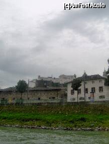 [P11] Salzburg vazut de pe Salzach - cetatea vazuta din barca » foto by irma_ro*
 - 
<span class="allrVoted glyphicon glyphicon-heart hidden" id="av172077"></span>
<a class="m-l-10 hidden" id="sv172077" onclick="voting_Foto_DelVot(,172077,464)" role="button">șterge vot <span class="glyphicon glyphicon-remove"></span></a>
<a id="v9172077" class=" c-red"  onclick="voting_Foto_SetVot(172077)" role="button"><span class="glyphicon glyphicon-heart-empty"></span> <b>LIKE</b> = Votează poza</a> <img class="hidden"  id="f172077W9" src="/imagini/loader.gif" border="0" /><span class="AjErrMes hidden" id="e172077ErM"></span>