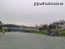 [P16] Salzburg vazut de pe Salzach - podul pietonal vazut din vaporas » foto by irma_ro*
 - 
<span class="allrVoted glyphicon glyphicon-heart hidden" id="av172565"></span>
<a class="m-l-10 hidden" id="sv172565" onclick="voting_Foto_DelVot(,172565,464)" role="button">șterge vot <span class="glyphicon glyphicon-remove"></span></a>
<a id="v9172565" class=" c-red"  onclick="voting_Foto_SetVot(172565)" role="button"><span class="glyphicon glyphicon-heart-empty"></span> <b>LIKE</b> = Votează poza</a> <img class="hidden"  id="f172565W9" src="/imagini/loader.gif" border="0" /><span class="AjErrMes hidden" id="e172565ErM"></span>