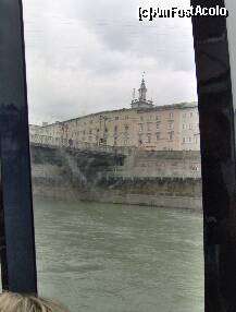 [P08] Salzburg vazut de pe Salzach - orasul vazut prin geamul vaporasului » foto by irma_ro*
 - 
<span class="allrVoted glyphicon glyphicon-heart hidden" id="av172074"></span>
<a class="m-l-10 hidden" id="sv172074" onclick="voting_Foto_DelVot(,172074,464)" role="button">șterge vot <span class="glyphicon glyphicon-remove"></span></a>
<a id="v9172074" class=" c-red"  onclick="voting_Foto_SetVot(172074)" role="button"><span class="glyphicon glyphicon-heart-empty"></span> <b>LIKE</b> = Votează poza</a> <img class="hidden"  id="f172074W9" src="/imagini/loader.gif" border="0" /><span class="AjErrMes hidden" id="e172074ErM"></span>