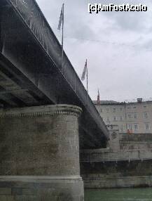 [P09] Salzburg vazut de pe Salzach - orasul vazut prin geamul vaporasului » foto by irma_ro*
 - 
<span class="allrVoted glyphicon glyphicon-heart hidden" id="av172075"></span>
<a class="m-l-10 hidden" id="sv172075" onclick="voting_Foto_DelVot(,172075,464)" role="button">șterge vot <span class="glyphicon glyphicon-remove"></span></a>
<a id="v9172075" class=" c-red"  onclick="voting_Foto_SetVot(172075)" role="button"><span class="glyphicon glyphicon-heart-empty"></span> <b>LIKE</b> = Votează poza</a> <img class="hidden"  id="f172075W9" src="/imagini/loader.gif" border="0" /><span class="AjErrMes hidden" id="e172075ErM"></span>