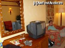[P07] Barul si televzorul cu programele in limba araba » foto by artistul_18
 - 
<span class="allrVoted glyphicon glyphicon-heart hidden" id="av154412"></span>
<a class="m-l-10 hidden" id="sv154412" onclick="voting_Foto_DelVot(,154412,469)" role="button">șterge vot <span class="glyphicon glyphicon-remove"></span></a>
<a id="v9154412" class=" c-red"  onclick="voting_Foto_SetVot(154412)" role="button"><span class="glyphicon glyphicon-heart-empty"></span> <b>LIKE</b> = Votează poza</a> <img class="hidden"  id="f154412W9" src="/imagini/loader.gif" border="0" /><span class="AjErrMes hidden" id="e154412ErM"></span>