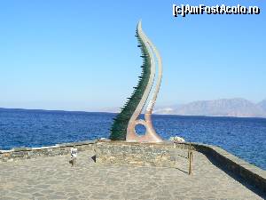 [P03] Agios Nikolaos - monument pe faleza » foto by Xander
 - 
<span class="allrVoted glyphicon glyphicon-heart hidden" id="av556395"></span>
<a class="m-l-10 hidden" id="sv556395" onclick="voting_Foto_DelVot(,556395,481)" role="button">șterge vot <span class="glyphicon glyphicon-remove"></span></a>
<a id="v9556395" class=" c-red"  onclick="voting_Foto_SetVot(556395)" role="button"><span class="glyphicon glyphicon-heart-empty"></span> <b>LIKE</b> = Votează poza</a> <img class="hidden"  id="f556395W9" src="/imagini/loader.gif" border="0" /><span class="AjErrMes hidden" id="e556395ErM"></span>