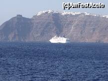 [P19] Santorini: Fira vazuta de pe mare (din Caldera), la plecarea din Santorini » foto by argemi*
 - 
<span class="allrVoted glyphicon glyphicon-heart hidden" id="av261485"></span>
<a class="m-l-10 hidden" id="sv261485" onclick="voting_Foto_DelVot(,261485,481)" role="button">șterge vot <span class="glyphicon glyphicon-remove"></span></a>
<a id="v9261485" class=" c-red"  onclick="voting_Foto_SetVot(261485)" role="button"><span class="glyphicon glyphicon-heart-empty"></span> <b>LIKE</b> = Votează poza</a> <img class="hidden"  id="f261485W9" src="/imagini/loader.gif" border="0" /><span class="AjErrMes hidden" id="e261485ErM"></span>