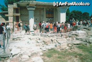 [P07] Palatul KNOSSOS si turistii ce admira frescele » foto by mireille
 - 
<span class="allrVoted glyphicon glyphicon-heart hidden" id="av437962"></span>
<a class="m-l-10 hidden" id="sv437962" onclick="voting_Foto_DelVot(,437962,481)" role="button">șterge vot <span class="glyphicon glyphicon-remove"></span></a>
<a id="v9437962" class=" c-red"  onclick="voting_Foto_SetVot(437962)" role="button"><span class="glyphicon glyphicon-heart-empty"></span> <b>LIKE</b> = Votează poza</a> <img class="hidden"  id="f437962W9" src="/imagini/loader.gif" border="0" /><span class="AjErrMes hidden" id="e437962ErM"></span>