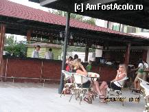 [P26] terasa cu barul de la piscina » foto by alipiticot
 - 
<span class="allrVoted glyphicon glyphicon-heart hidden" id="av297774"></span>
<a class="m-l-10 hidden" id="sv297774" onclick="voting_Foto_DelVot(,297774,494)" role="button">șterge vot <span class="glyphicon glyphicon-remove"></span></a>
<a id="v9297774" class=" c-red"  onclick="voting_Foto_SetVot(297774)" role="button"><span class="glyphicon glyphicon-heart-empty"></span> <b>LIKE</b> = Votează poza</a> <img class="hidden"  id="f297774W9" src="/imagini/loader.gif" border="0" /><span class="AjErrMes hidden" id="e297774ErM"></span>