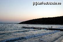 [P07] Tusan Beach - vedere de pe terasa restaurantului la ceas de seara » foto by Griegut
 - 
<span class="allrVoted glyphicon glyphicon-heart hidden" id="av345081"></span>
<a class="m-l-10 hidden" id="sv345081" onclick="voting_Foto_DelVot(,345081,494)" role="button">șterge vot <span class="glyphicon glyphicon-remove"></span></a>
<a id="v9345081" class=" c-red"  onclick="voting_Foto_SetVot(345081)" role="button"><span class="glyphicon glyphicon-heart-empty"></span> <b>LIKE</b> = Votează poza</a> <img class="hidden"  id="f345081W9" src="/imagini/loader.gif" border="0" /><span class="AjErrMes hidden" id="e345081ErM"></span>
