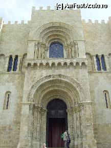 [P20] Coimbra - Fatada catedralei. » foto by iulianic
 - 
<span class="allrVoted glyphicon glyphicon-heart hidden" id="av297009"></span>
<a class="m-l-10 hidden" id="sv297009" onclick="voting_Foto_DelVot(,297009,516)" role="button">șterge vot <span class="glyphicon glyphicon-remove"></span></a>
<a id="v9297009" class=" c-red"  onclick="voting_Foto_SetVot(297009)" role="button"><span class="glyphicon glyphicon-heart-empty"></span> <b>LIKE</b> = Votează poza</a> <img class="hidden"  id="f297009W9" src="/imagini/loader.gif" border="0" /><span class="AjErrMes hidden" id="e297009ErM"></span>