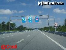 [P06] Al treilea indictor ne anunţă că pe culoarele exterioare (Via Verde) se pot înscrie cei cu sisteme electronice de plată montate pe maşină » foto by Costi
 - 
<span class="allrVoted glyphicon glyphicon-heart hidden" id="av254395"></span>
<a class="m-l-10 hidden" id="sv254395" onclick="voting_Foto_DelVot(,254395,516)" role="button">șterge vot <span class="glyphicon glyphicon-remove"></span></a>
<a id="v9254395" class=" c-red"  onclick="voting_Foto_SetVot(254395)" role="button"><span class="glyphicon glyphicon-heart-empty"></span> <b>LIKE</b> = Votează poza</a> <img class="hidden"  id="f254395W9" src="/imagini/loader.gif" border="0" /><span class="AjErrMes hidden" id="e254395ErM"></span>