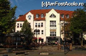 [P16] Klosterplatz, adica piata manastirii. Nu-mi aduc aminte numele sfantului, era ceva mai neobisnuit pentru mine.  » foto by Radu Tudoran
 - 
<span class="allrVoted glyphicon glyphicon-heart hidden" id="av680037"></span>
<a class="m-l-10 hidden" id="sv680037" onclick="voting_Foto_DelVot(,680037,518)" role="button">șterge vot <span class="glyphicon glyphicon-remove"></span></a>
<a id="v9680037" class=" c-red"  onclick="voting_Foto_SetVot(680037)" role="button"><span class="glyphicon glyphicon-heart-empty"></span> <b>LIKE</b> = Votează poza</a> <img class="hidden"  id="f680037W9" src="/imagini/loader.gif" border="0" /><span class="AjErrMes hidden" id="e680037ErM"></span>