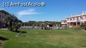 [P11] Grande Real Santa Eulalia - în spate se vede una dintre cele 7 piscine ale resortului.  » foto by Cris
 - 
<span class="allrVoted glyphicon glyphicon-heart hidden" id="av729788"></span>
<a class="m-l-10 hidden" id="sv729788" onclick="voting_Foto_DelVot(,729788,519)" role="button">șterge vot <span class="glyphicon glyphicon-remove"></span></a>
<a id="v9729788" class=" c-red"  onclick="voting_Foto_SetVot(729788)" role="button"><span class="glyphicon glyphicon-heart-empty"></span> <b>LIKE</b> = Votează poza</a> <img class="hidden"  id="f729788W9" src="/imagini/loader.gif" border="0" /><span class="AjErrMes hidden" id="e729788ErM"></span>