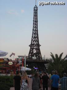 [P12] Mini Turnul Eiffel din statiune » foto by Winwin
 - 
<span class="allrVoted glyphicon glyphicon-heart hidden" id="av214246"></span>
<a class="m-l-10 hidden" id="sv214246" onclick="voting_Foto_DelVot(,214246,549)" role="button">șterge vot <span class="glyphicon glyphicon-remove"></span></a>
<a id="v9214246" class=" c-red"  onclick="voting_Foto_SetVot(214246)" role="button"><span class="glyphicon glyphicon-heart-empty"></span> <b>LIKE</b> = Votează poza</a> <img class="hidden"  id="f214246W9" src="/imagini/loader.gif" border="0" /><span class="AjErrMes hidden" id="e214246ErM"></span>