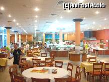 [P16] Undeva pe la mijlocului restaurantului unde se lua masa. » foto by Winwin
 - 
<span class="allrVoted glyphicon glyphicon-heart hidden" id="av214255"></span>
<a class="m-l-10 hidden" id="sv214255" onclick="voting_Foto_DelVot(,214255,549)" role="button">șterge vot <span class="glyphicon glyphicon-remove"></span></a>
<a id="v9214255" class=" c-red"  onclick="voting_Foto_SetVot(214255)" role="button"><span class="glyphicon glyphicon-heart-empty"></span> <b>LIKE</b> = Votează poza</a> <img class="hidden"  id="f214255W9" src="/imagini/loader.gif" border="0" /><span class="AjErrMes hidden" id="e214255ErM"></span>