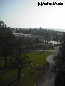 [P12] Aleea spre piscina. Sunt 3 piscine in gradina. » foto by ezüst
 - 
<span class="allrVoted glyphicon glyphicon-heart hidden" id="av195765"></span>
<a class="m-l-10 hidden" id="sv195765" onclick="voting_Foto_DelVot(,195765,555)" role="button">șterge vot <span class="glyphicon glyphicon-remove"></span></a>
<a id="v9195765" class=" c-red"  onclick="voting_Foto_SetVot(195765)" role="button"><span class="glyphicon glyphicon-heart-empty"></span> <b>LIKE</b> = Votează poza</a> <img class="hidden"  id="f195765W9" src="/imagini/loader.gif" border="0" /><span class="AjErrMes hidden" id="e195765ErM"></span>