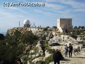 [P08] Turişti plimbându-se între Radarul Maltez de Navigaţie şi un turn de observaţie » foto by irinad
 - 
<span class="allrVoted glyphicon glyphicon-heart hidden" id="av953587"></span>
<a class="m-l-10 hidden" id="sv953587" onclick="voting_Foto_DelVot(,953587,557)" role="button">șterge vot <span class="glyphicon glyphicon-remove"></span></a>
<a id="v9953587" class=" c-red"  onclick="voting_Foto_SetVot(953587)" role="button"><span class="glyphicon glyphicon-heart-empty"></span> <b>LIKE</b> = Votează poza</a> <img class="hidden"  id="f953587W9" src="/imagini/loader.gif" border="0" /><span class="AjErrMes hidden" id="e953587ErM"></span>