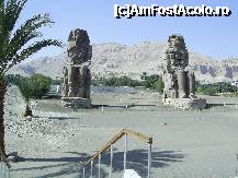 [P12] Colosii lui Memnon, gigantii care strajuiau intrarea in templul lui Amenhotep al III-lea. » foto by iulianic
 - 
<span class="allrVoted glyphicon glyphicon-heart hidden" id="av298408"></span>
<a class="m-l-10 hidden" id="sv298408" onclick="voting_Foto_DelVot(,298408,566)" role="button">șterge vot <span class="glyphicon glyphicon-remove"></span></a>
<a id="v9298408" class=" c-red"  onclick="voting_Foto_SetVot(298408)" role="button"><span class="glyphicon glyphicon-heart-empty"></span> <b>LIKE</b> = Votează poza</a> <img class="hidden"  id="f298408W9" src="/imagini/loader.gif" border="0" /><span class="AjErrMes hidden" id="e298408ErM"></span>