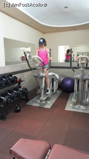 [P40] in sala de sport » foto by silvia tudoran
 - 
<span class="allrVoted glyphicon glyphicon-heart hidden" id="av918973"></span>
<a class="m-l-10 hidden" id="sv918973" onclick="voting_Foto_DelVot(,918973,581)" role="button">șterge vot <span class="glyphicon glyphicon-remove"></span></a>
<a id="v9918973" class=" c-red"  onclick="voting_Foto_SetVot(918973)" role="button"><span class="glyphicon glyphicon-heart-empty"></span> <b>LIKE</b> = Votează poza</a> <img class="hidden"  id="f918973W9" src="/imagini/loader.gif" border="0" /><span class="AjErrMes hidden" id="e918973ErM"></span>