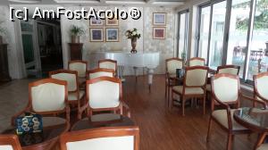 [P43] interiorul barului de la parter, langa piscina » foto by silvia tudoran
 - 
<span class="allrVoted glyphicon glyphicon-heart hidden" id="av919033"></span>
<a class="m-l-10 hidden" id="sv919033" onclick="voting_Foto_DelVot(,919033,581)" role="button">șterge vot <span class="glyphicon glyphicon-remove"></span></a>
<a id="v9919033" class=" c-red"  onclick="voting_Foto_SetVot(919033)" role="button"><span class="glyphicon glyphicon-heart-empty"></span> <b>LIKE</b> = Votează poza</a> <img class="hidden"  id="f919033W9" src="/imagini/loader.gif" border="0" /><span class="AjErrMes hidden" id="e919033ErM"></span>