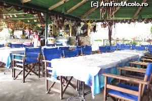 [P05] taverna Del Mare. Mergeti si solicitati sa va alegeti peste proaspat, spre a va fi preparat. Un peste maricel, preparat la gratar costa in jur de 20 de euro. Un Souvlaki de porc cu garniture costa 8.5 euro.  » foto by nosferatoo
 - 
<span class="allrVoted glyphicon glyphicon-heart hidden" id="av563624"></span>
<a class="m-l-10 hidden" id="sv563624" onclick="voting_Foto_DelVot(,563624,583)" role="button">șterge vot <span class="glyphicon glyphicon-remove"></span></a>
<a id="v9563624" class=" c-red"  onclick="voting_Foto_SetVot(563624)" role="button"><span class="glyphicon glyphicon-heart-empty"></span> <b>LIKE</b> = Votează poza</a> <img class="hidden"  id="f563624W9" src="/imagini/loader.gif" border="0" /><span class="AjErrMes hidden" id="e563624ErM"></span>