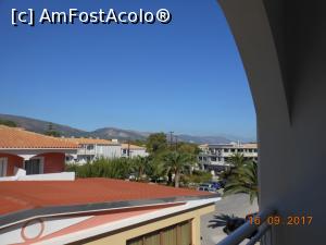 [P30] Astir Palace Hotel - Vedere din balconul camerei 'sea view'.  » foto by iulianic
 - 
<span class="allrVoted glyphicon glyphicon-heart hidden" id="av906177"></span>
<a class="m-l-10 hidden" id="sv906177" onclick="voting_Foto_DelVot(,906177,585)" role="button">șterge vot <span class="glyphicon glyphicon-remove"></span></a>
<a id="v9906177" class=" c-red"  onclick="voting_Foto_SetVot(906177)" role="button"><span class="glyphicon glyphicon-heart-empty"></span> <b>LIKE</b> = Votează poza</a> <img class="hidden"  id="f906177W9" src="/imagini/loader.gif" border="0" /><span class="AjErrMes hidden" id="e906177ErM"></span>