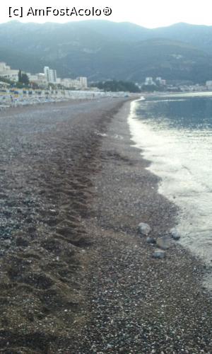 [P03] Plaja în dreptul hotelului Iberostar Becici » foto by crisanais
 - 
<span class="allrVoted glyphicon glyphicon-heart hidden" id="av760530"></span>
<a class="m-l-10 hidden" id="sv760530" onclick="voting_Foto_DelVot(,760530,595)" role="button">șterge vot <span class="glyphicon glyphicon-remove"></span></a>
<a id="v9760530" class=" c-red"  onclick="voting_Foto_SetVot(760530)" role="button"><span class="glyphicon glyphicon-heart-empty"></span> <b>LIKE</b> = Votează poza</a> <img class="hidden"  id="f760530W9" src="/imagini/loader.gif" border="0" /><span class="AjErrMes hidden" id="e760530ErM"></span>
