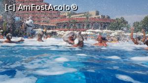 [P36] Petrecere cu spuma la piscina principala. » foto by jimmy71
 - 
<span class="allrVoted glyphicon glyphicon-heart hidden" id="av1310096"></span>
<a class="m-l-10 hidden" id="sv1310096" onclick="voting_Foto_DelVot(,1310096,6)" role="button">șterge vot <span class="glyphicon glyphicon-remove"></span></a>
<a id="v91310096" class=" c-red"  onclick="voting_Foto_SetVot(1310096)" role="button"><span class="glyphicon glyphicon-heart-empty"></span> <b>LIKE</b> = Votează poza</a> <img class="hidden"  id="f1310096W9" src="/imagini/loader.gif" border="0" /><span class="AjErrMes hidden" id="e1310096ErM"></span>