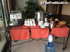[P10] Mini-bar la piscină pentru cei care se trezesc cu noaptea-n cap.  » foto by mauricius*
 - 
<span class="allrVoted glyphicon glyphicon-heart hidden" id="av463634"></span>
<a class="m-l-10 hidden" id="sv463634" onclick="voting_Foto_DelVot(,463634,6)" role="button">șterge vot <span class="glyphicon glyphicon-remove"></span></a>
<a id="v9463634" class=" c-red"  onclick="voting_Foto_SetVot(463634)" role="button"><span class="glyphicon glyphicon-heart-empty"></span> <b>LIKE</b> = Votează poza</a> <img class="hidden"  id="f463634W9" src="/imagini/loader.gif" border="0" /><span class="AjErrMes hidden" id="e463634ErM"></span>