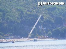 [P14] bungee jumpngul. se vede in poza si drumul splendid ce coboara de pe munetele foarte inalt direct in mare/oras » foto by vio1204*
 - 
<span class="allrVoted glyphicon glyphicon-heart hidden" id="av1460"></span>
<a class="m-l-10 hidden" id="sv1460" onclick="voting_Foto_DelVot(,1460,609)" role="button">șterge vot <span class="glyphicon glyphicon-remove"></span></a>
<a id="v91460" class=" c-red"  onclick="voting_Foto_SetVot(1460)" role="button"><span class="glyphicon glyphicon-heart-empty"></span> <b>LIKE</b> = Votează poza</a> <img class="hidden"  id="f1460W9" src="/imagini/loader.gif" border="0" /><span class="AjErrMes hidden" id="e1460ErM"></span>