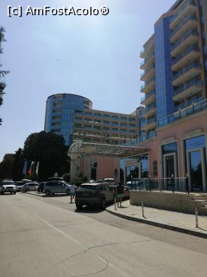 [P07] Parcare exterioara și intrare în hotel Astera » foto by dan popa
 - 
<span class="allrVoted glyphicon glyphicon-heart hidden" id="av1185816"></span>
<a class="m-l-10 hidden" id="sv1185816" onclick="voting_Foto_DelVot(,1185816,621)" role="button">șterge vot <span class="glyphicon glyphicon-remove"></span></a>
<a id="v91185816" class=" c-red"  onclick="voting_Foto_SetVot(1185816)" role="button"><span class="glyphicon glyphicon-heart-empty"></span> <b>LIKE</b> = Votează poza</a> <img class="hidden"  id="f1185816W9" src="/imagini/loader.gif" border="0" /><span class="AjErrMes hidden" id="e1185816ErM"></span>