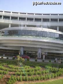 [P04] Intrarea la Hotelul Cornelia Diamond Belek » foto by presario
 - 
<span class="allrVoted glyphicon glyphicon-heart hidden" id="av56267"></span>
<a class="m-l-10 hidden" id="sv56267" onclick="voting_Foto_DelVot(,56267,622)" role="button">șterge vot <span class="glyphicon glyphicon-remove"></span></a>
<a id="v956267" class=" c-red"  onclick="voting_Foto_SetVot(56267)" role="button"><span class="glyphicon glyphicon-heart-empty"></span> <b>LIKE</b> = Votează poza</a> <img class="hidden"  id="f56267W9" src="/imagini/loader.gif" border="0" /><span class="AjErrMes hidden" id="e56267ErM"></span>