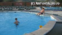 [P04] piscina copiilor, intr-o zi de sambata seara, cand era pustiu.In spate se vede o alta piscina, mai mica decat cea principala dintr-o poza anterioara. » foto by peggy123
 - 
<span class="allrVoted glyphicon glyphicon-heart hidden" id="av14657"></span>
<a class="m-l-10 hidden" id="sv14657" onclick="voting_Foto_DelVot(,14657,624)" role="button">șterge vot <span class="glyphicon glyphicon-remove"></span></a>
<a id="v914657" class=" c-red"  onclick="voting_Foto_SetVot(14657)" role="button"><span class="glyphicon glyphicon-heart-empty"></span> <b>LIKE</b> = Votează poza</a> <img class="hidden"  id="f14657W9" src="/imagini/loader.gif" border="0" /><span class="AjErrMes hidden" id="e14657ErM"></span>