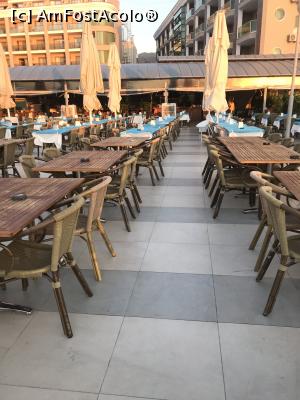 [P13] Terasa restaurantului » foto by krisstinna
 - 
<span class="allrVoted glyphicon glyphicon-heart hidden" id="av1121529"></span>
<a class="m-l-10 hidden" id="sv1121529" onclick="voting_Foto_DelVot(,1121529,626)" role="button">șterge vot <span class="glyphicon glyphicon-remove"></span></a>
<a id="v91121529" class=" c-red"  onclick="voting_Foto_SetVot(1121529)" role="button"><span class="glyphicon glyphicon-heart-empty"></span> <b>LIKE</b> = Votează poza</a> <img class="hidden"  id="f1121529W9" src="/imagini/loader.gif" border="0" /><span class="AjErrMes hidden" id="e1121529ErM"></span>