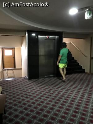 [P18] Singurul lift, corp A » foto by krisstinna
 - 
<span class="allrVoted glyphicon glyphicon-heart hidden" id="av1121534"></span>
<a class="m-l-10 hidden" id="sv1121534" onclick="voting_Foto_DelVot(,1121534,626)" role="button">șterge vot <span class="glyphicon glyphicon-remove"></span></a>
<a id="v91121534" class=" c-red"  onclick="voting_Foto_SetVot(1121534)" role="button"><span class="glyphicon glyphicon-heart-empty"></span> <b>LIKE</b> = Votează poza</a> <img class="hidden"  id="f1121534W9" src="/imagini/loader.gif" border="0" /><span class="AjErrMes hidden" id="e1121534ErM"></span>