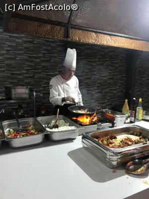 [P57] Prin restaurant » foto by krisstinna
 - 
<span class="allrVoted glyphicon glyphicon-heart hidden" id="av1121573"></span>
<a class="m-l-10 hidden" id="sv1121573" onclick="voting_Foto_DelVot(,1121573,626)" role="button">șterge vot <span class="glyphicon glyphicon-remove"></span></a>
<a id="v91121573" class=" c-red"  onclick="voting_Foto_SetVot(1121573)" role="button"><span class="glyphicon glyphicon-heart-empty"></span> <b>LIKE</b> = Votează poza</a> <img class="hidden"  id="f1121573W9" src="/imagini/loader.gif" border="0" /><span class="AjErrMes hidden" id="e1121573ErM"></span>