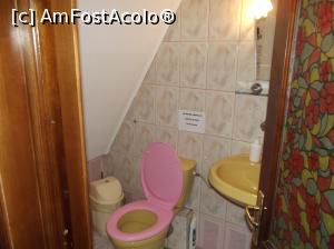 [P09] Wc de serviciu, aflat la etaj. » foto by ascent
 - 
<span class="allrVoted glyphicon glyphicon-heart hidden" id="av1193288"></span>
<a class="m-l-10 hidden" id="sv1193288" onclick="voting_Foto_DelVot(,1193288,628)" role="button">șterge vot <span class="glyphicon glyphicon-remove"></span></a>
<a id="v91193288" class=" c-red"  onclick="voting_Foto_SetVot(1193288)" role="button"><span class="glyphicon glyphicon-heart-empty"></span> <b>LIKE</b> = Votează poza</a> <img class="hidden"  id="f1193288W9" src="/imagini/loader.gif" border="0" /><span class="AjErrMes hidden" id="e1193288ErM"></span>