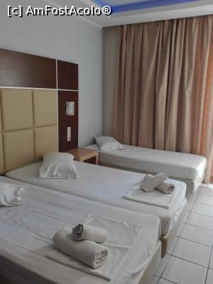 [P09] esperia - camera de hotel - 116 - cu balcon minuscul!  » foto by adrianaaa
 - 
<span class="allrVoted glyphicon glyphicon-heart hidden" id="av866458"></span>
<a class="m-l-10 hidden" id="sv866458" onclick="voting_Foto_DelVot(,866458,635)" role="button">șterge vot <span class="glyphicon glyphicon-remove"></span></a>
<a id="v9866458" class=" c-red"  onclick="voting_Foto_SetVot(866458)" role="button"><span class="glyphicon glyphicon-heart-empty"></span> <b>LIKE</b> = Votează poza</a> <img class="hidden"  id="f866458W9" src="/imagini/loader.gif" border="0" /><span class="AjErrMes hidden" id="e866458ErM"></span>