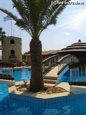 [P01] Piscina hotelului » foto by ionela guran
 - 
<span class="allrVoted glyphicon glyphicon-heart hidden" id="av517302"></span>
<a class="m-l-10 hidden" id="sv517302" onclick="voting_Foto_DelVot(,517302,640)" role="button">șterge vot <span class="glyphicon glyphicon-remove"></span></a>
<a id="v9517302" class=" c-red"  onclick="voting_Foto_SetVot(517302)" role="button"><span class="glyphicon glyphicon-heart-empty"></span> <b>LIKE</b> = Votează poza</a> <img class="hidden"  id="f517302W9" src="/imagini/loader.gif" border="0" /><span class="AjErrMes hidden" id="e517302ErM"></span>
