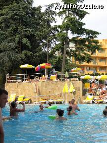[P01] la piscina excelsior » foto by usulit
 - 
<span class="allrVoted glyphicon glyphicon-heart hidden" id="av9218"></span>
<a class="m-l-10 hidden" id="sv9218" onclick="voting_Foto_DelVot(,9218,650)" role="button">șterge vot <span class="glyphicon glyphicon-remove"></span></a>
<a id="v99218" class=" c-red"  onclick="voting_Foto_SetVot(9218)" role="button"><span class="glyphicon glyphicon-heart-empty"></span> <b>LIKE</b> = Votează poza</a> <img class="hidden"  id="f9218W9" src="/imagini/loader.gif" border="0" /><span class="AjErrMes hidden" id="e9218ErM"></span>