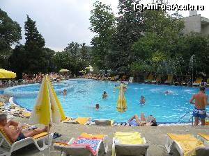 [P01] Piscina hotelului » foto by E.Laura
 - 
<span class="allrVoted glyphicon glyphicon-heart hidden" id="av339895"></span>
<a class="m-l-10 hidden" id="sv339895" onclick="voting_Foto_DelVot(,339895,650)" role="button">șterge vot <span class="glyphicon glyphicon-remove"></span></a>
<a id="v9339895" class=" c-red"  onclick="voting_Foto_SetVot(339895)" role="button"><span class="glyphicon glyphicon-heart-empty"></span> <b>LIKE</b> = Votează poza</a> <img class="hidden"  id="f339895W9" src="/imagini/loader.gif" border="0" /><span class="AjErrMes hidden" id="e339895ErM"></span>