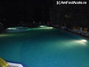[P04] Piscina hotelului, luminata, noaptea » foto by E.Laura
 - 
<span class="allrVoted glyphicon glyphicon-heart hidden" id="av339900"></span>
<a class="m-l-10 hidden" id="sv339900" onclick="voting_Foto_DelVot(,339900,650)" role="button">șterge vot <span class="glyphicon glyphicon-remove"></span></a>
<a id="v9339900" class=" c-red"  onclick="voting_Foto_SetVot(339900)" role="button"><span class="glyphicon glyphicon-heart-empty"></span> <b>LIKE</b> = Votează poza</a> <img class="hidden"  id="f339900W9" src="/imagini/loader.gif" border="0" /><span class="AjErrMes hidden" id="e339900ErM"></span>