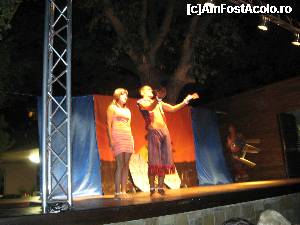 [P08] Animatie: show-ul de seara pe 'scena' de la Excelsior » foto by roxie24rop
 - 
<span class="allrVoted glyphicon glyphicon-heart hidden" id="av351727"></span>
<a class="m-l-10 hidden" id="sv351727" onclick="voting_Foto_DelVot(,351727,650)" role="button">șterge vot <span class="glyphicon glyphicon-remove"></span></a>
<a id="v9351727" class=" c-red"  onclick="voting_Foto_SetVot(351727)" role="button"><span class="glyphicon glyphicon-heart-empty"></span> <b>LIKE</b> = Votează poza</a> <img class="hidden"  id="f351727W9" src="/imagini/loader.gif" border="0" /><span class="AjErrMes hidden" id="e351727ErM"></span>
