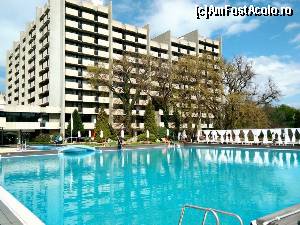 [P01] Grand Hotel Varna - o gazdă primitoare de Paşte (vedere din grădina din spate)  » foto by cher-cher
 - 
<span class="allrVoted glyphicon glyphicon-heart hidden" id="av528750"></span>
<a class="m-l-10 hidden" id="sv528750" onclick="voting_Foto_DelVot(,528750,679)" role="button">șterge vot <span class="glyphicon glyphicon-remove"></span></a>
<a id="v9528750" class=" c-red"  onclick="voting_Foto_SetVot(528750)" role="button"><span class="glyphicon glyphicon-heart-empty"></span> <b>LIKE</b> = Votează poza</a> <img class="hidden"  id="f528750W9" src="/imagini/loader.gif" border="0" /><span class="AjErrMes hidden" id="e528750ErM"></span>