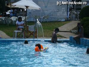 [P30] Piscina copiilor era tot timpul supravegheata de un salvamar.  » foto by DanaRO
 - 
<span class="allrVoted glyphicon glyphicon-heart hidden" id="av354335"></span>
<a class="m-l-10 hidden" id="sv354335" onclick="voting_Foto_DelVot(,354335,679)" role="button">șterge vot <span class="glyphicon glyphicon-remove"></span></a>
<a id="v9354335" class=" c-red"  onclick="voting_Foto_SetVot(354335)" role="button"><span class="glyphicon glyphicon-heart-empty"></span> <b>LIKE</b> = Votează poza</a> <img class="hidden"  id="f354335W9" src="/imagini/loader.gif" border="0" /><span class="AjErrMes hidden" id="e354335ErM"></span>