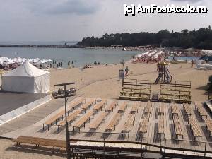 [P54] Spre plaje, in fata scena pt spectacole. Tot ce se vede este doar o parte din plaja resortului » foto by irina.ciobanu
 - 
<span class="allrVoted glyphicon glyphicon-heart hidden" id="av433793"></span>
<a class="m-l-10 hidden" id="sv433793" onclick="voting_Foto_DelVot(,433793,679)" role="button">șterge vot <span class="glyphicon glyphicon-remove"></span></a>
<a id="v9433793" class=" c-red"  onclick="voting_Foto_SetVot(433793)" role="button"><span class="glyphicon glyphicon-heart-empty"></span> <b>LIKE</b> = Votează poza</a> <img class="hidden"  id="f433793W9" src="/imagini/loader.gif" border="0" /><span class="AjErrMes hidden" id="e433793ErM"></span>
