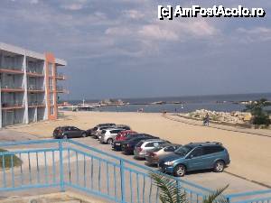 [P58] Hotelul Dolfin Marina o mica portiune din el, in fata lui nu este intrare in mare ci e debarcader, dar au o piscina foarte frumoasa si e si terenul de volei pe nisip » foto by irina.ciobanu
 - 
<span class="allrVoted glyphicon glyphicon-heart hidden" id="av433797"></span>
<a class="m-l-10 hidden" id="sv433797" onclick="voting_Foto_DelVot(,433797,679)" role="button">șterge vot <span class="glyphicon glyphicon-remove"></span></a>
<a id="v9433797" class=" c-red"  onclick="voting_Foto_SetVot(433797)" role="button"><span class="glyphicon glyphicon-heart-empty"></span> <b>LIKE</b> = Votează poza</a> <img class="hidden"  id="f433797W9" src="/imagini/loader.gif" border="0" /><span class="AjErrMes hidden" id="e433797ErM"></span>