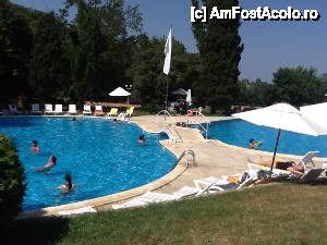 [P75] Piscina la H. dolfin » foto by irina.ciobanu
 - 
<span class="allrVoted glyphicon glyphicon-heart hidden" id="av433819"></span>
<a class="m-l-10 hidden" id="sv433819" onclick="voting_Foto_DelVot(,433819,679)" role="button">șterge vot <span class="glyphicon glyphicon-remove"></span></a>
<a id="v9433819" class=" c-red"  onclick="voting_Foto_SetVot(433819)" role="button"><span class="glyphicon glyphicon-heart-empty"></span> <b>LIKE</b> = Votează poza</a> <img class="hidden"  id="f433819W9" src="/imagini/loader.gif" border="0" /><span class="AjErrMes hidden" id="e433819ErM"></span>